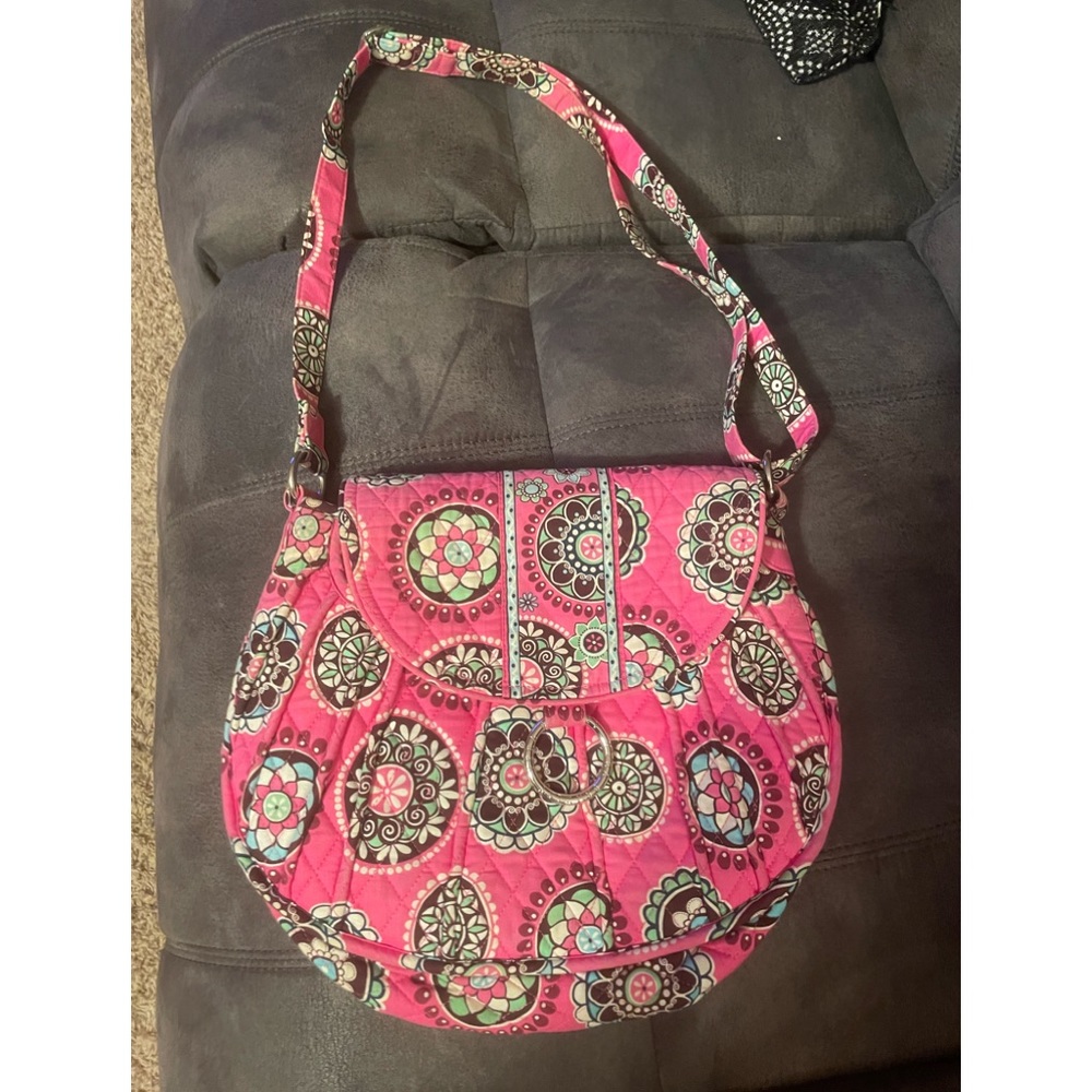 Vera Bradley pink cross body. Used few times. Excellent condition